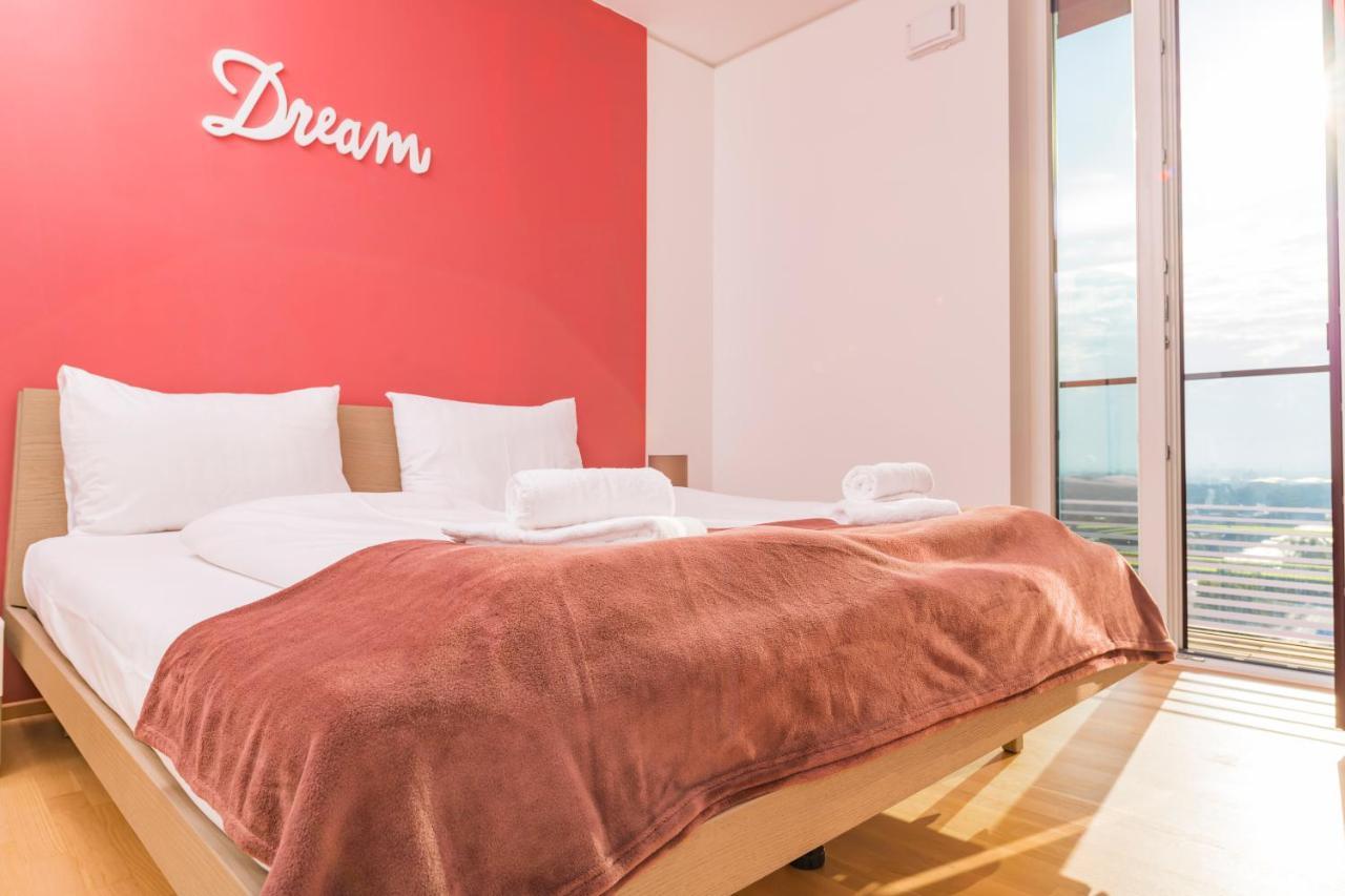 Triiiple Tower Dream Apartments With Rooftop-Summer-Pool Bécs Kültér fotó