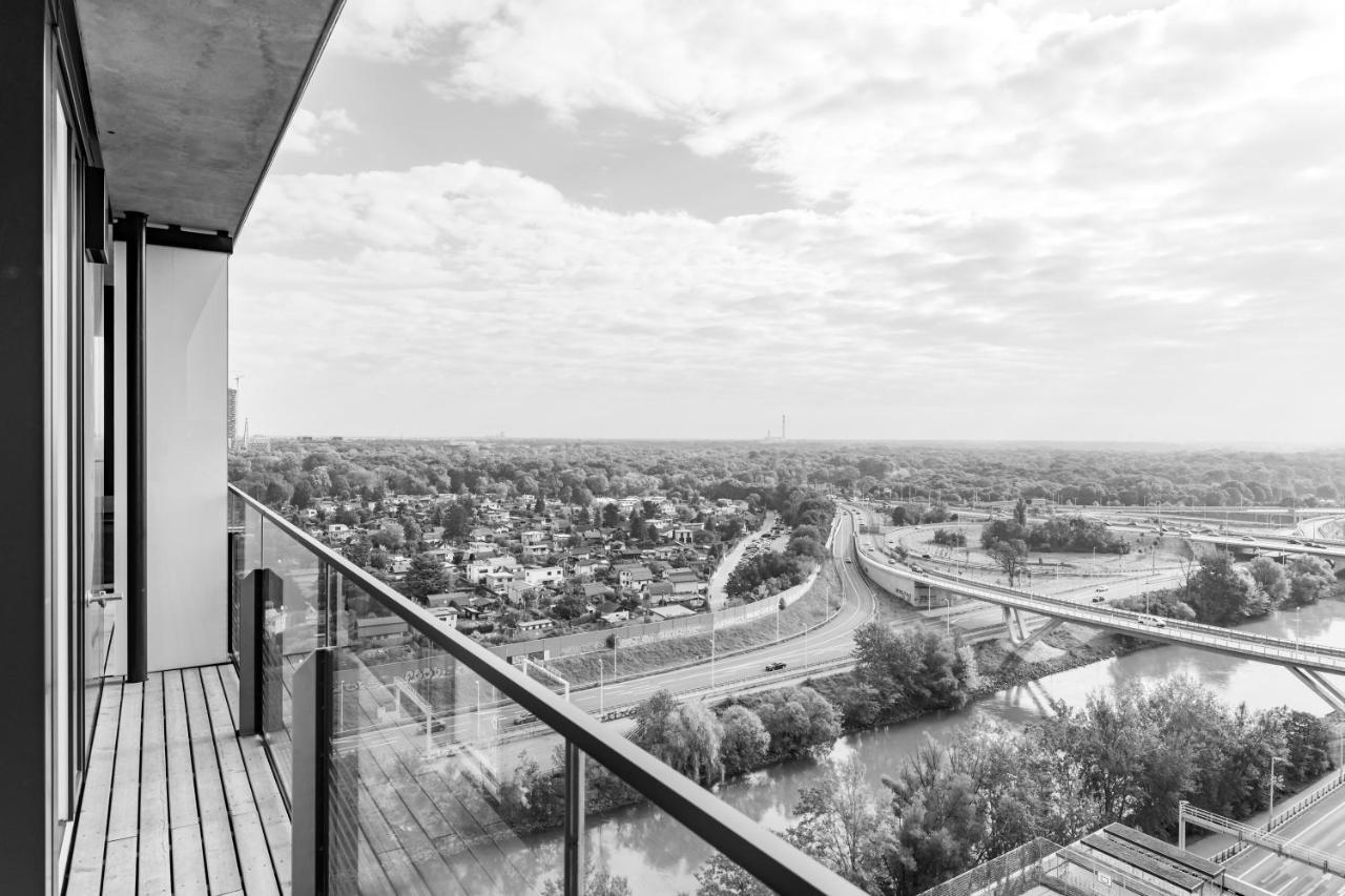 Triiiple Tower Dream Apartments With Rooftop-Summer-Pool Bécs Kültér fotó