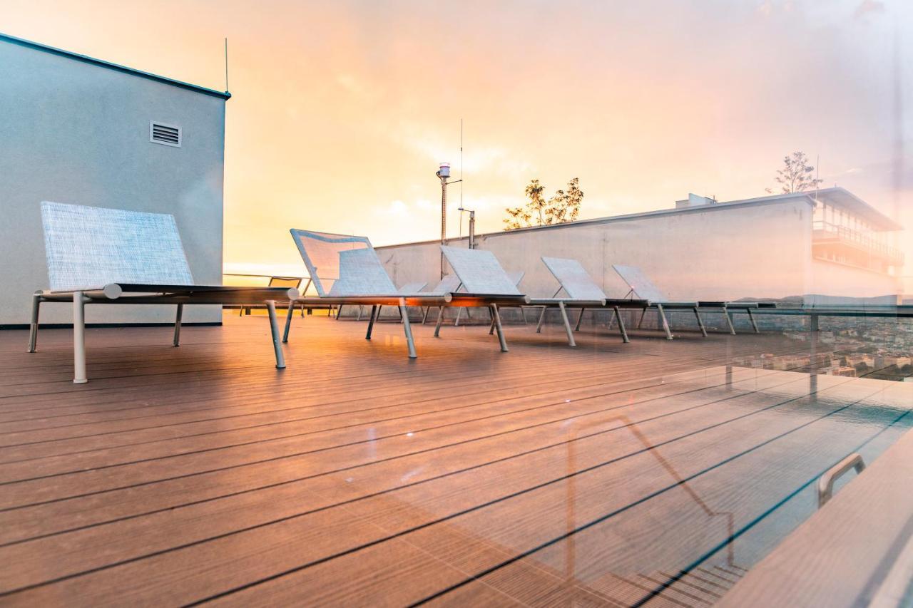 Triiiple Tower Dream Apartments With Rooftop-Summer-Pool Bécs Kültér fotó